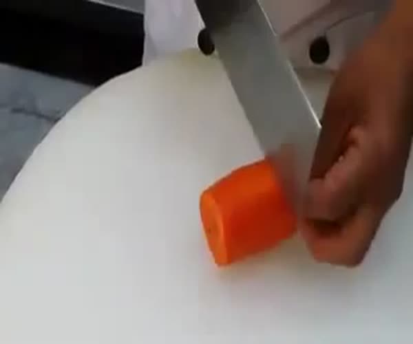 Крутой способ нарезать морковь (9.476 MB)