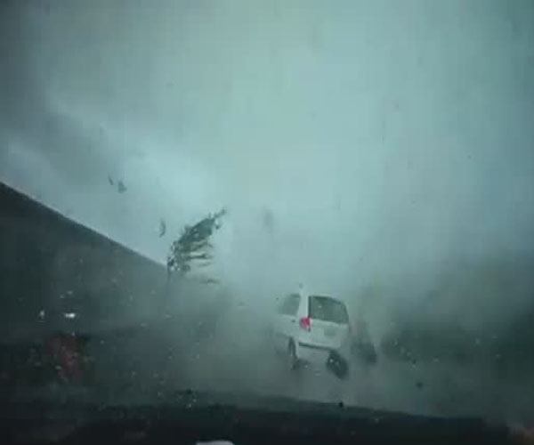 Торнадо в Тайване (2.575 MB)