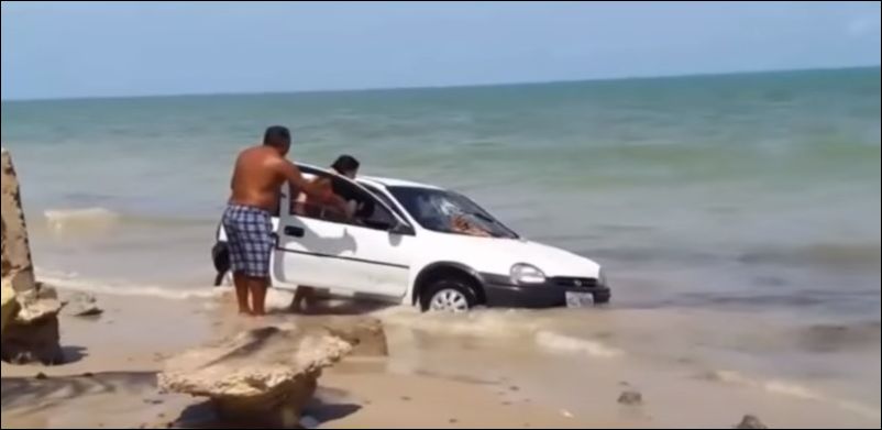 Бразильцу не понравилась езда по пляжу на автомобиле