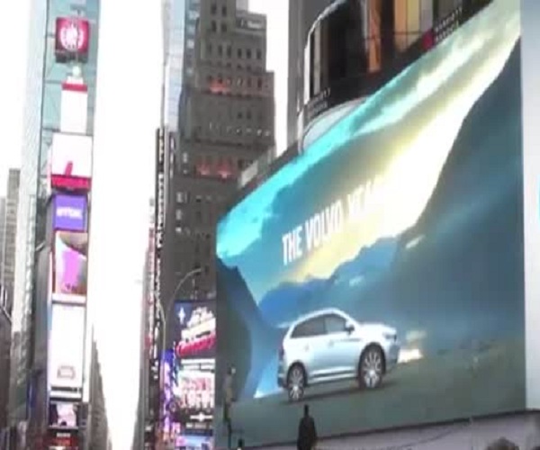 Путин неожиданно появился во время рекламы на Таймс-сквер (1.310 MB)