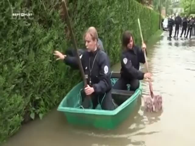 Как французская полиция справляется с наводнением (6.118 MB)