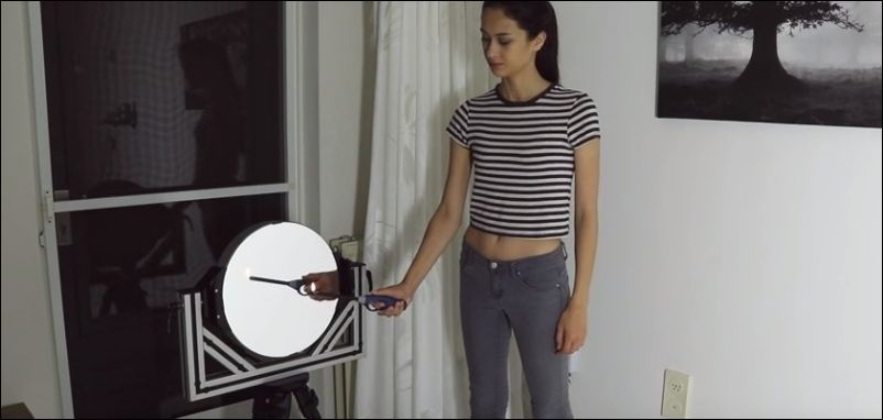 Классные эффекты с помощью камеры, лезвия, света и вогнутого зеркала