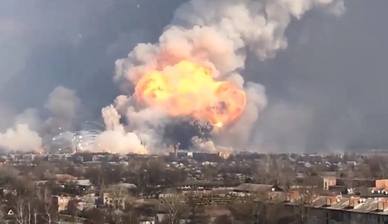 Взрыв на складе боеприпасов в городе Балаклея Харьковской области