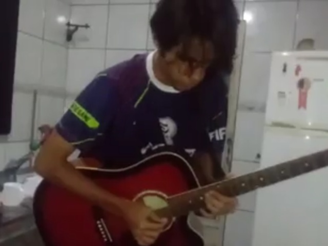 Когда плохо умеешь играть на гитаре, но хорошо редактируешь видео