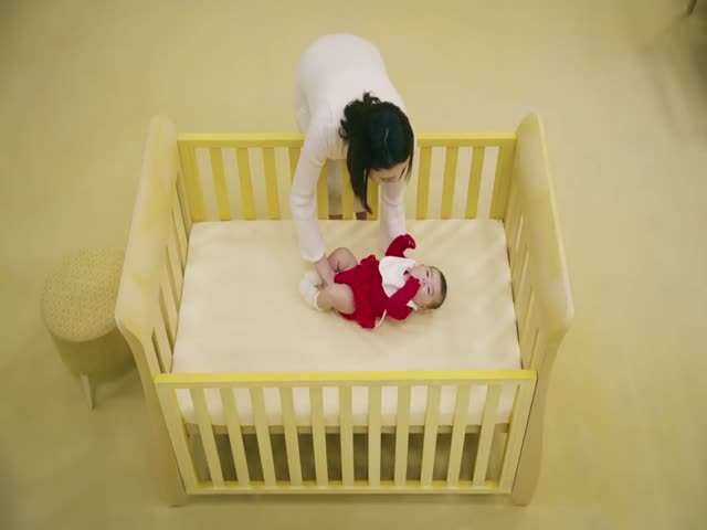 Необычный японский рекламный ролик о жизненном цикле