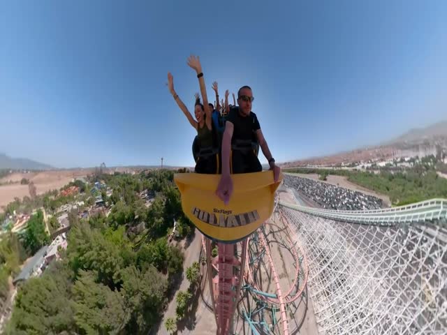 Необычная съемка поездки на американских горках на 360-градусную камеру