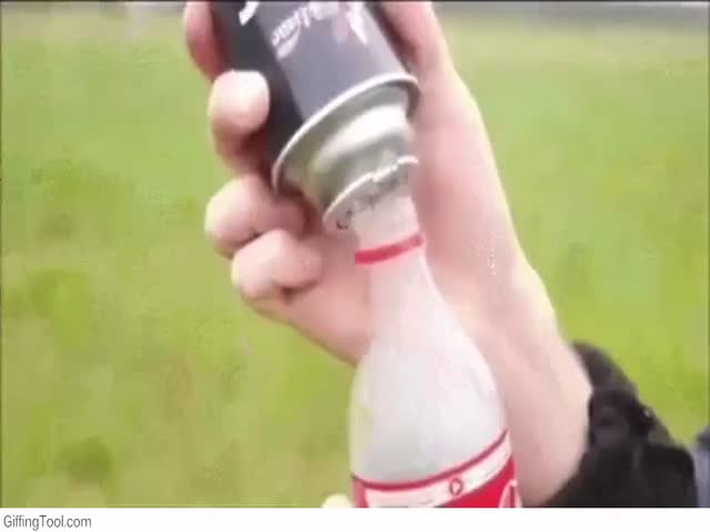 Парень сделал из бутылки с колой настоящую ракету