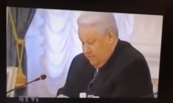 Как отвлечь Ельцина от выступления