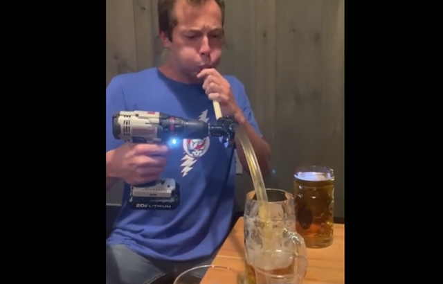 Парень изобрел устройство для скоростного поглощения пива