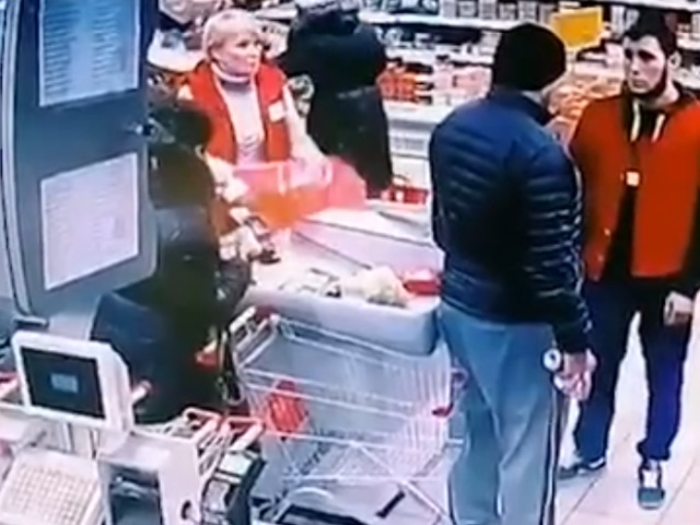 Конфликт покупателя и сотрудника магазина в Москве