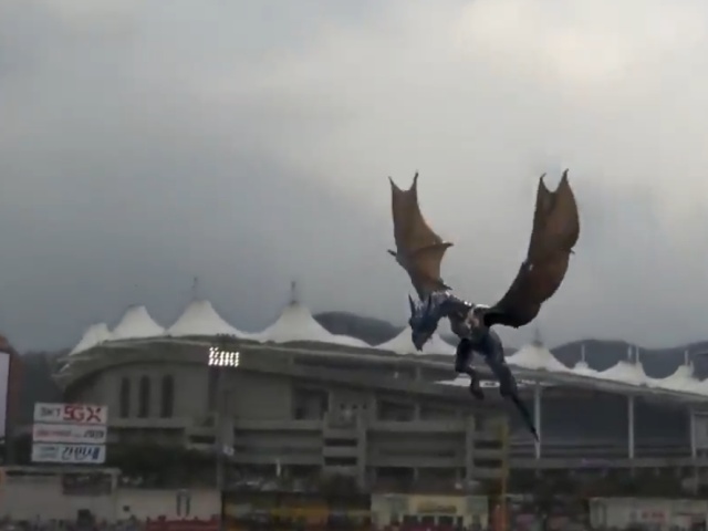 Голограмма дракона на бейсбольном чемпионате в Южной Корее