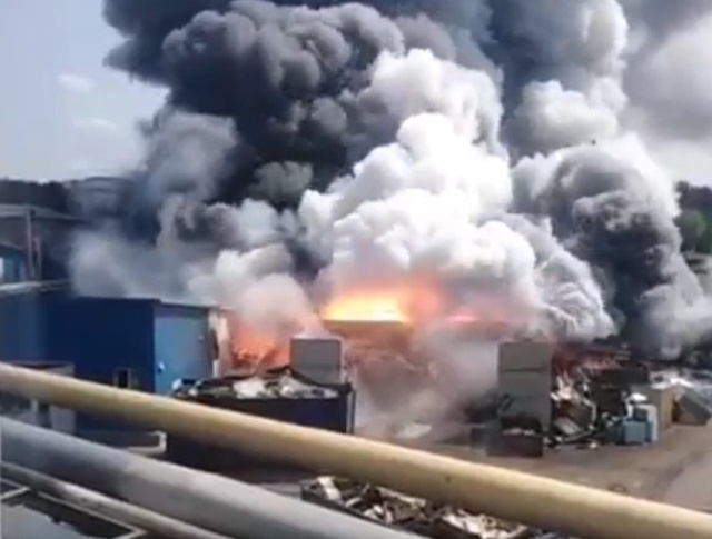 Мощный пожар на оборонном заводе Рубин в Подмосковье