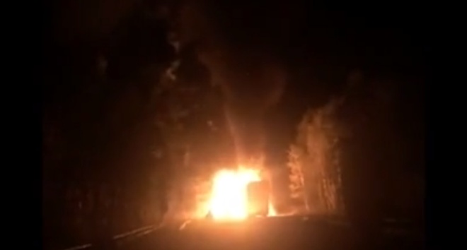 Пожар в грузовике с фейерверками возле Комсомольска-на-Амуре