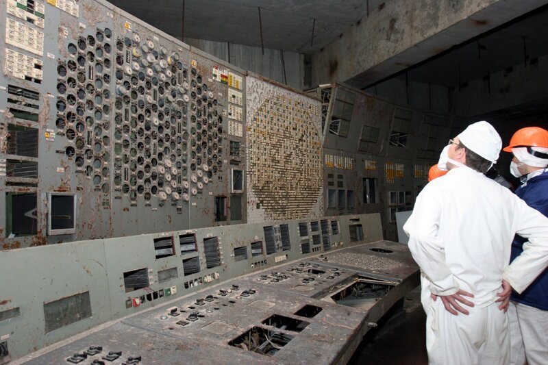 Журналистов пустили в диспетчерскую четвертого энергоблока Чернобыльской АЭС