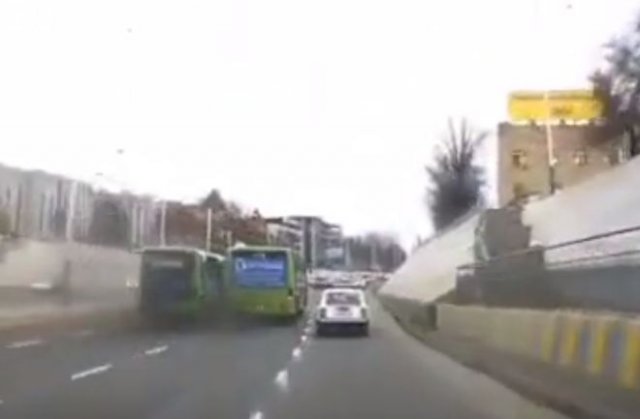 Гонки двух водителей автобусов с закономерным итогом