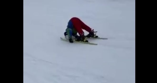 Эффектное завершение прыжка на лыжах