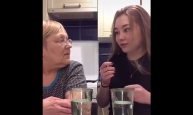 Забавная реакция бабушки на фокус внучки