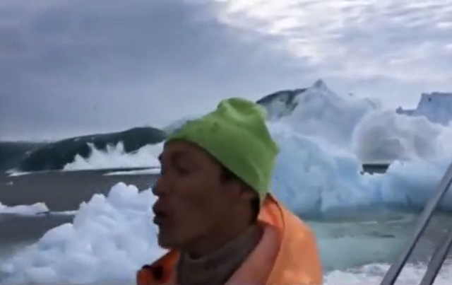 Почему не стоит подплывать слишком близко к айсбергу