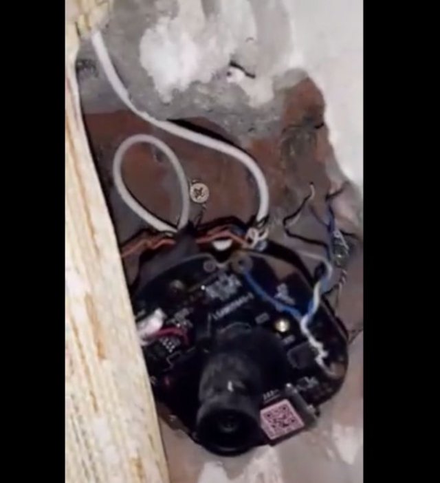 В Красноярске девушка нашла скрытую камеру в арендуемой ею квартире