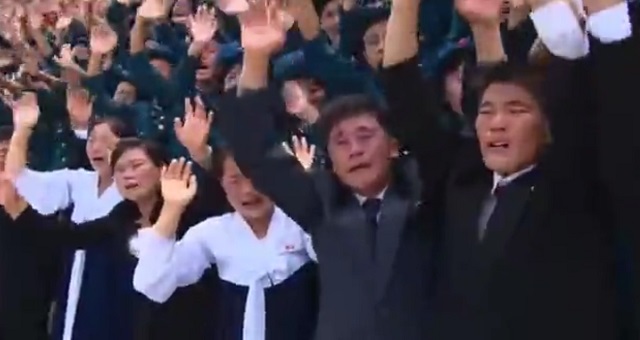 Северокорейская молодежь радуется похудевшему Ким Чен Ыну