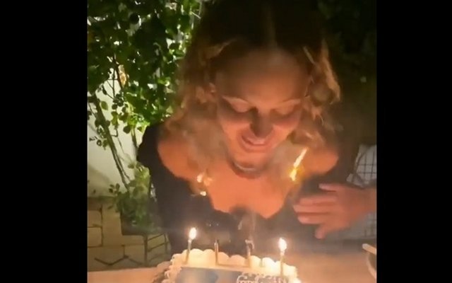 Актриса Николь Риччи с огоньком отпраздновала свой 40-ой день рождения