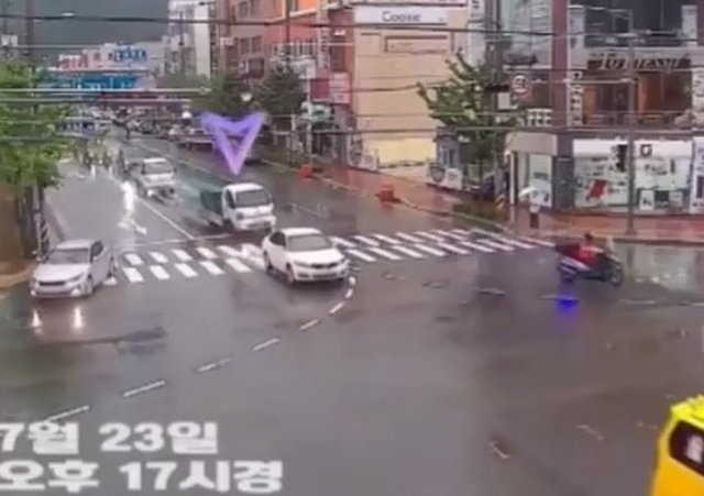 Как реагируют жители Южной Кореи на дорожное происшествие