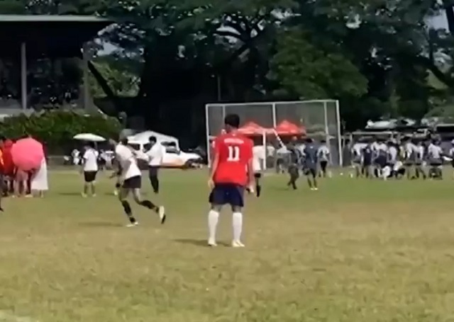 На Филиппинах молния попала в судью прямо во время футбольного матча