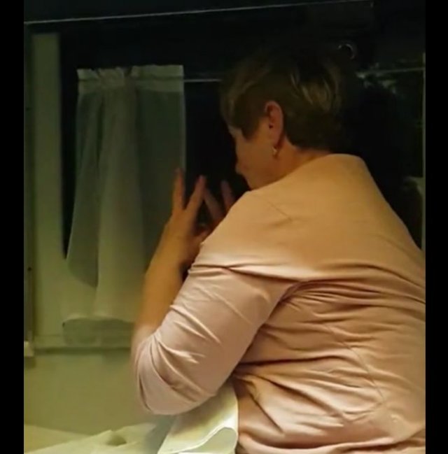 Странные действия женщины в плацкартном вагоне поезда