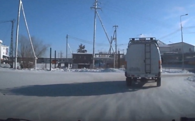 В Якутске водитель не уступил дорогу и устроил ДТП