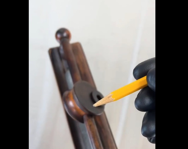 Необычная точилка для карандашей конца 19 века