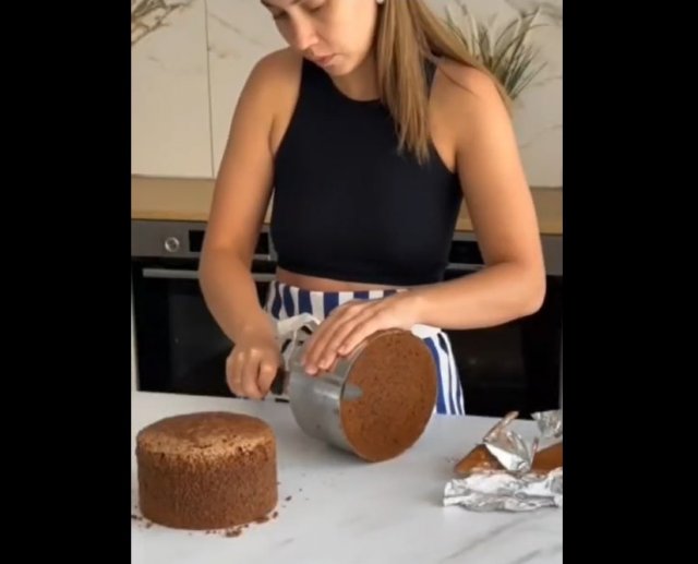 Приготовление очень необычного торта