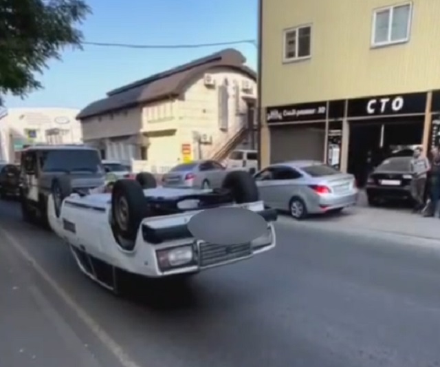 Перевернутый автомобиль из Краснодара