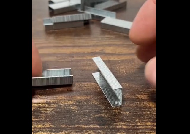 Как сделать куб из скоб для степлера