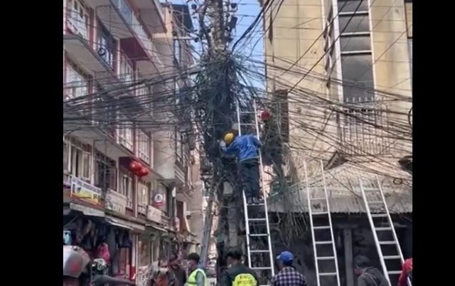 Рабочие будни индийских электриков
