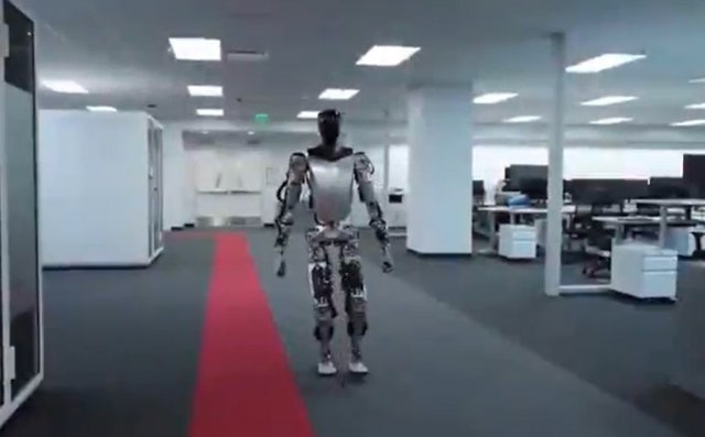 Человекоподобный робот от Tesla