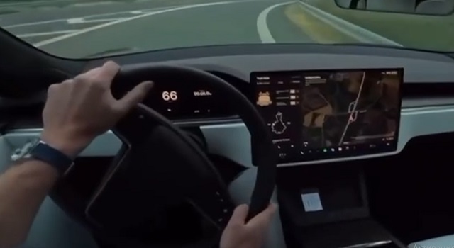 Как быстро разгоняется Tesla Model S Plaid