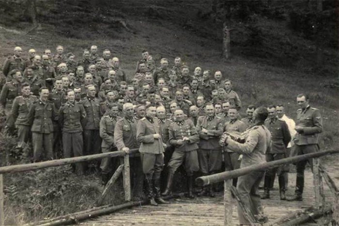 Работники концлагеря Освенцима (10 фото)
