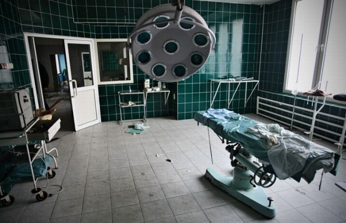 Заброшенная больница (24 фото)