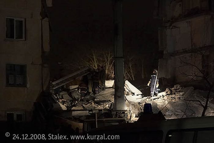 В Евпатории взорвался дом (32 фото)