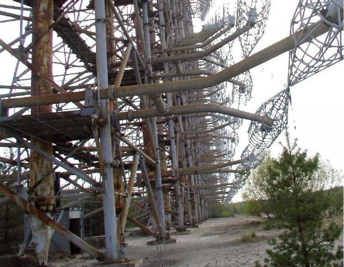 Радиолокационная станция Дуга возле Чернобыля (21 фото)
