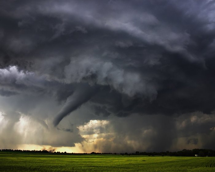 Торнадо - страшная сила природы! (9 фото)