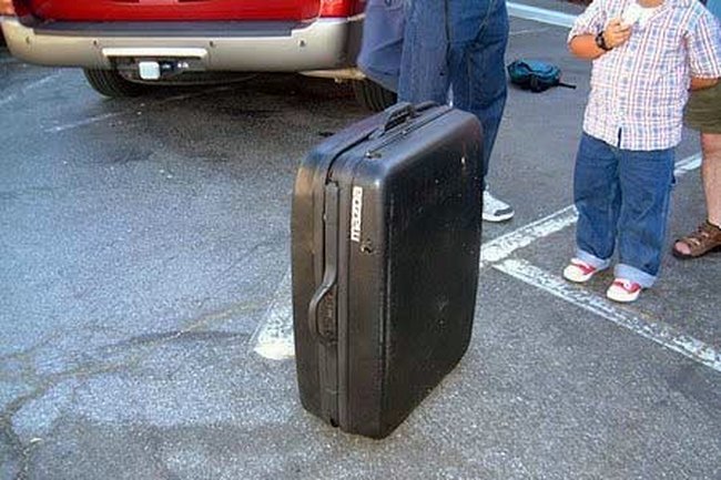 Угадайте, что в этом чемодане? (7 фото)