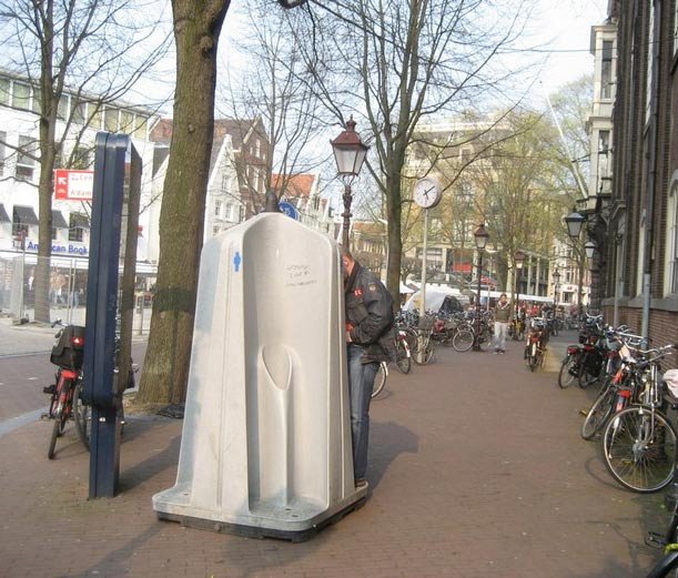 Как ходят в туалет в Голландии (9 фото)