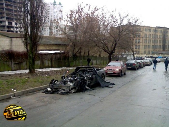В Киеве сгорел Корвет (19 фото)