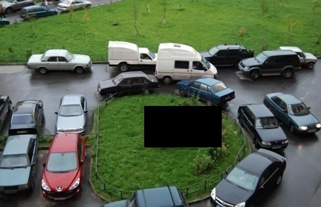 Наказание за неправильную парковку (3 фото)