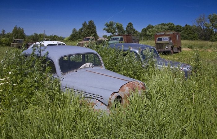 Кладбище советских автомобилей (15 фото)