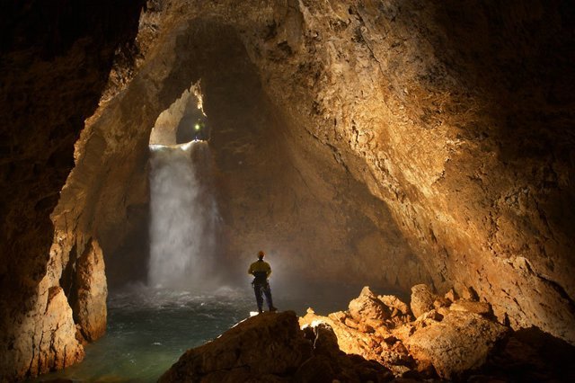 Красивые снимки пещер (15 фото)