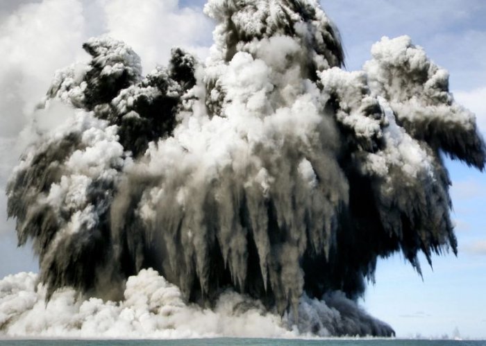 Извержение подземного вулкана (11 фото)