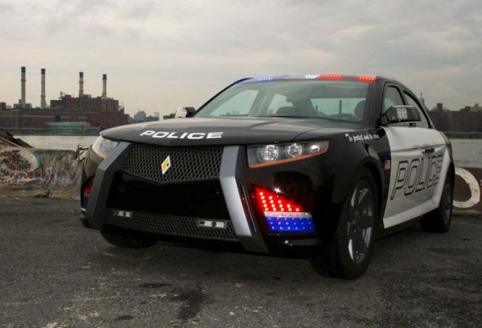 Новый полицейский автомобиль (36 фото)