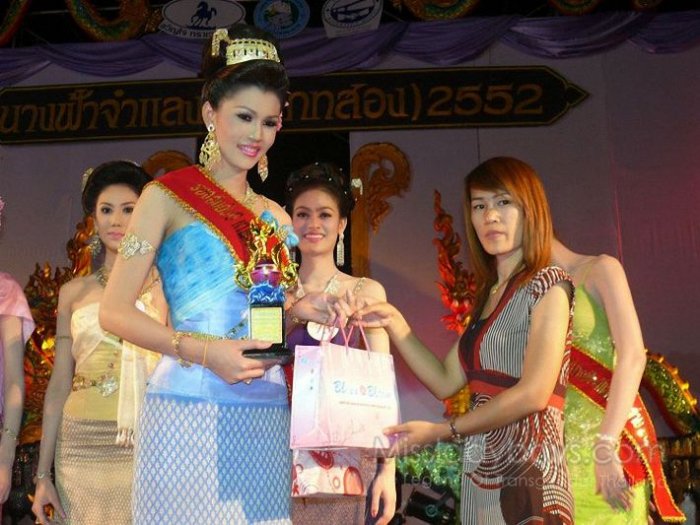 Конкурс красоты среди трансвеститов Таиланда (38 фото)